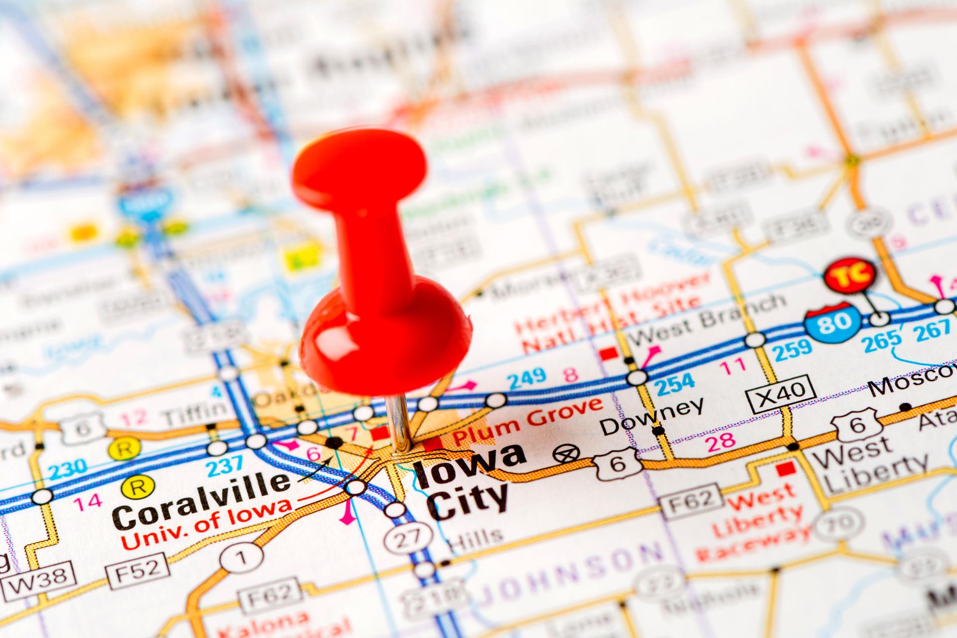 US capital cities on map series: Iowa City, IA